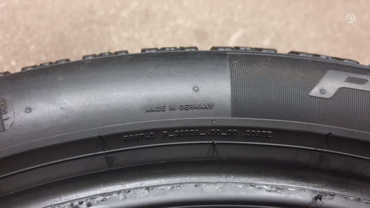 Pirelli PZero TM Winter, зимние 255/40 R19