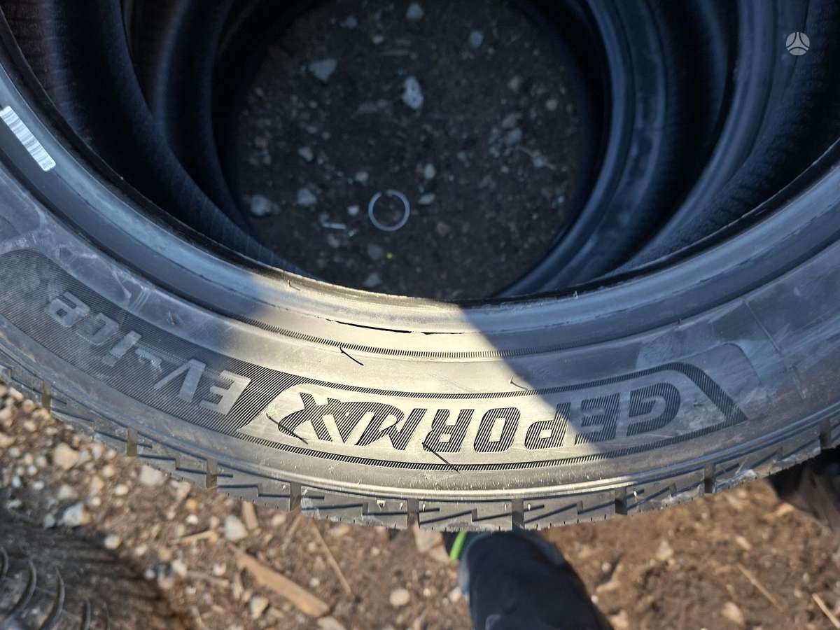 General, žieminės 215/50 R19