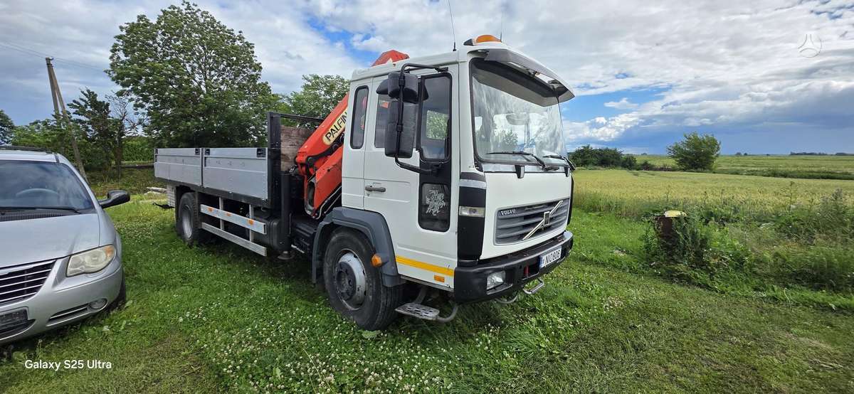 Volvo Fl15, su kranu
