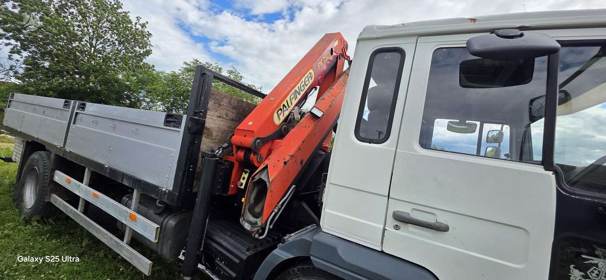 Volvo Fl15, su kranu