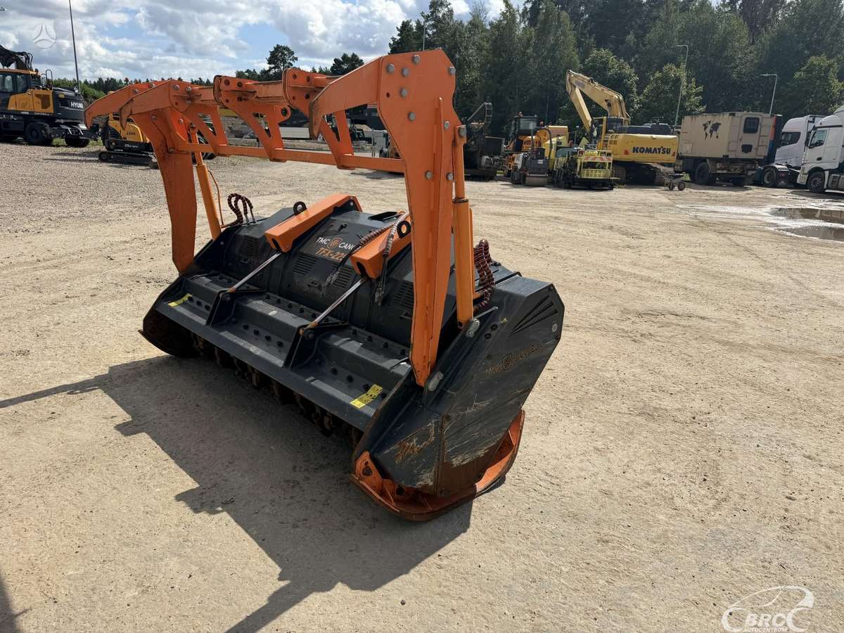 TMC Cancela TFX 225, cutter