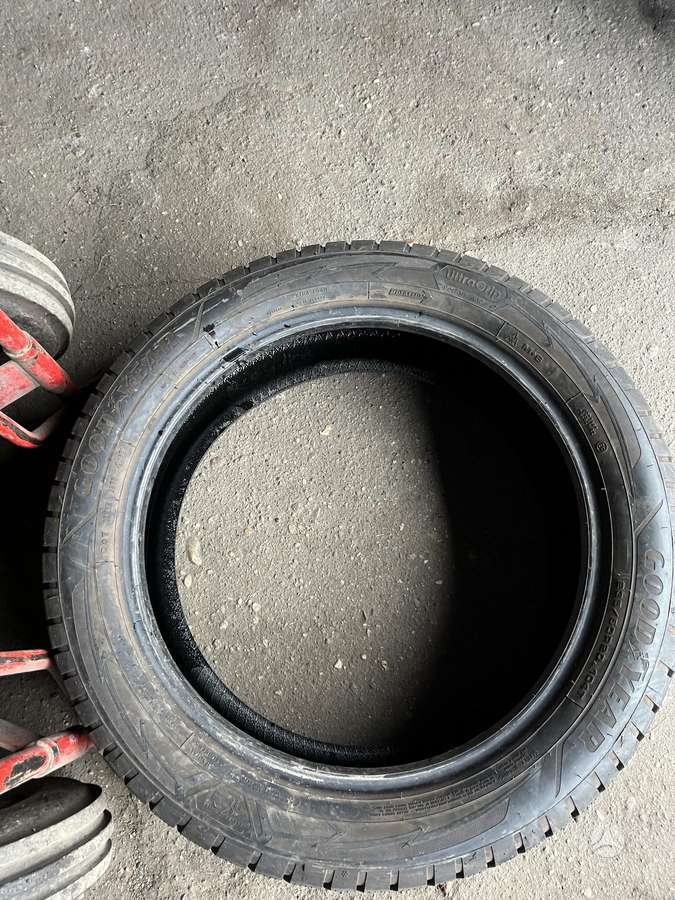 Goodyear UG Performance +, зимние 235/50 R20