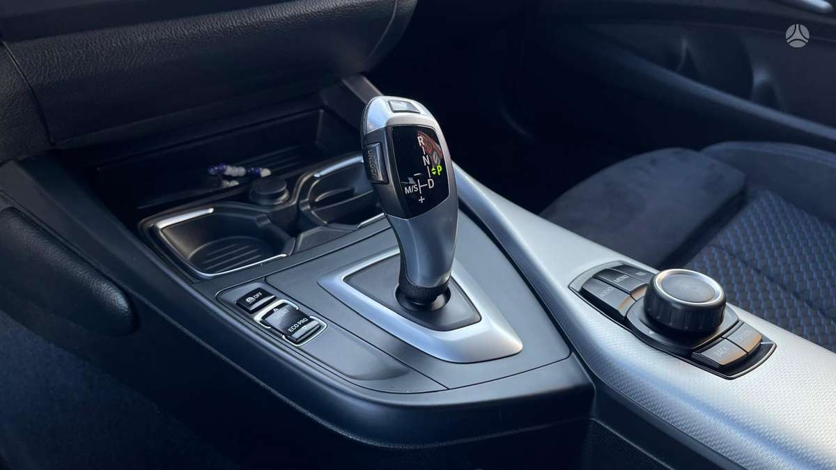 BMW 116, 2.0 l., hatchback