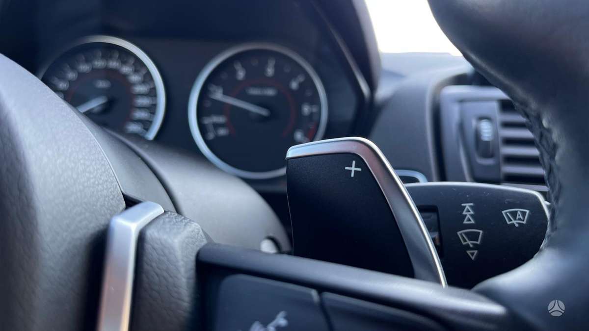 BMW 116, 2.0 l., hatchback