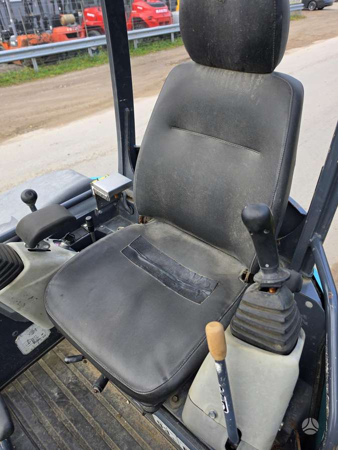 Kobelco SK25SR-6, mini excavator