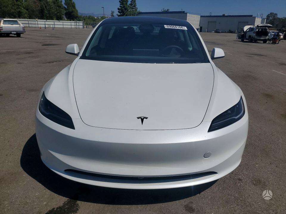 Tesla Model 3, 60 кВт·ч, Седан
