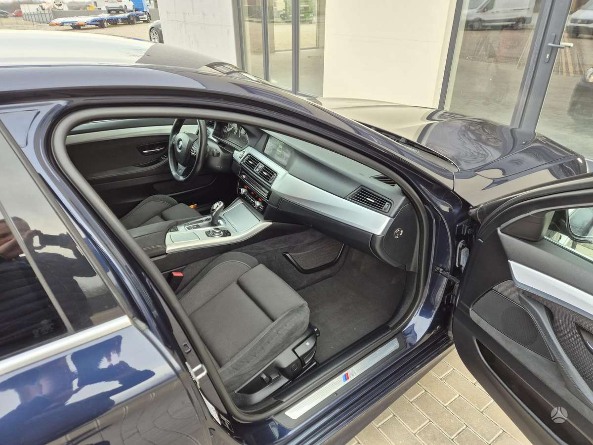 BMW 520, 2.0 l., Седан