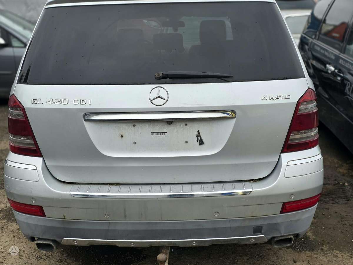 Mercedes-Benz GL420 dalimis