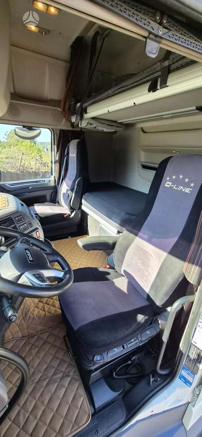DAF XF 450, double sleeper
