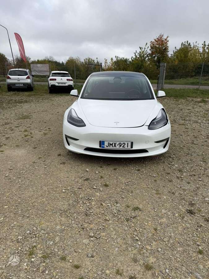 Tesla Model 3, hečbekas