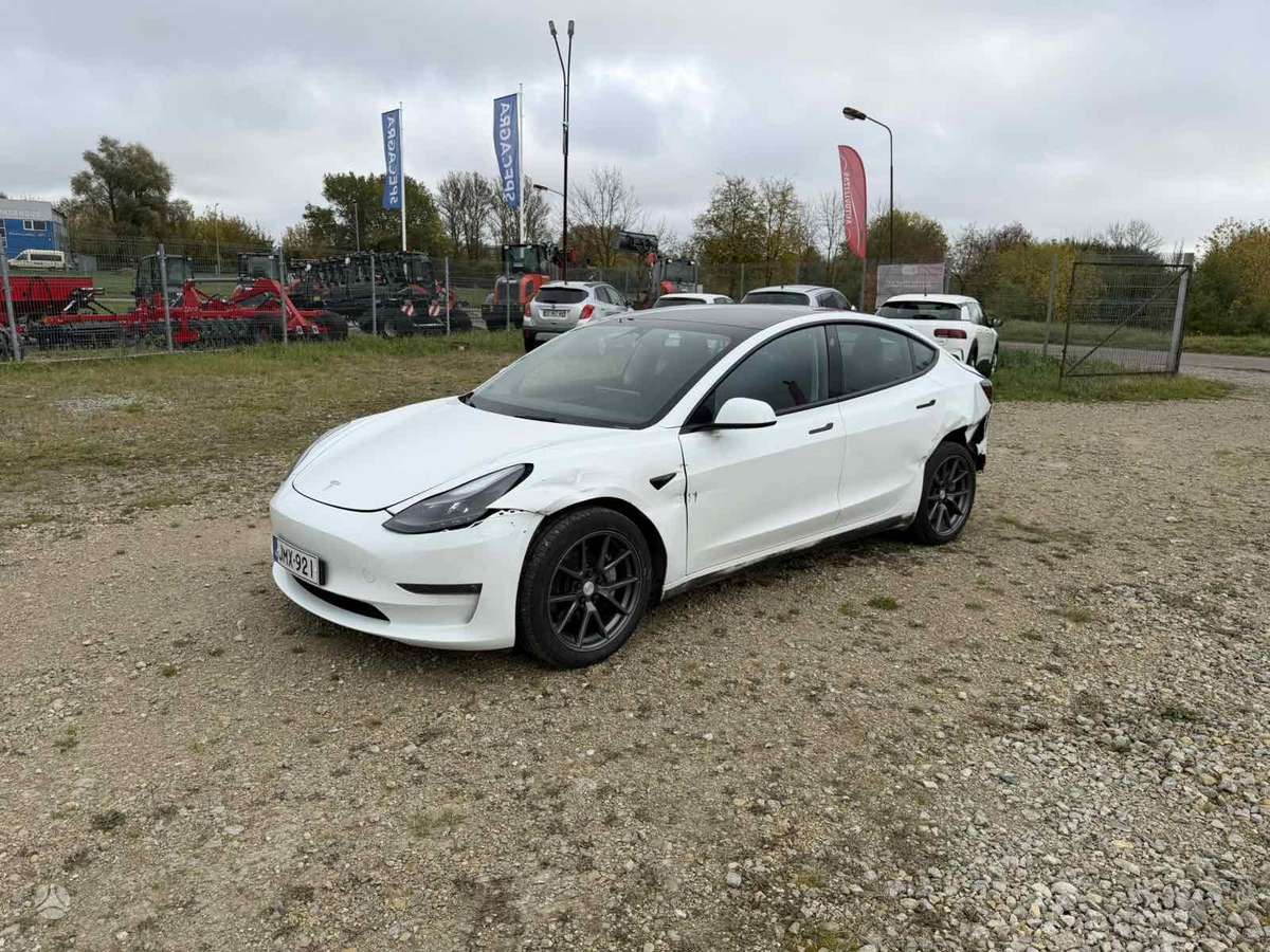 Tesla Model 3, Хэтчбек
