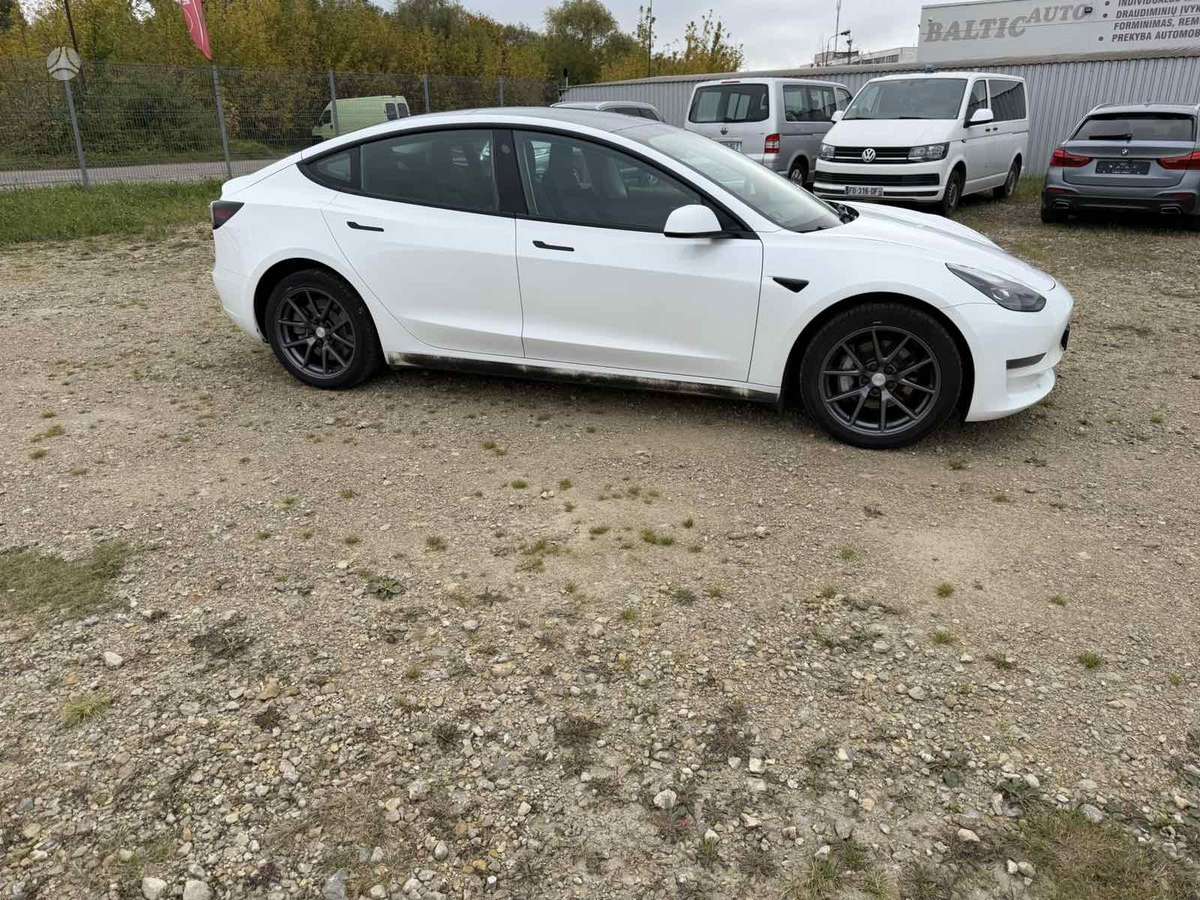 Tesla Model 3, Хэтчбек