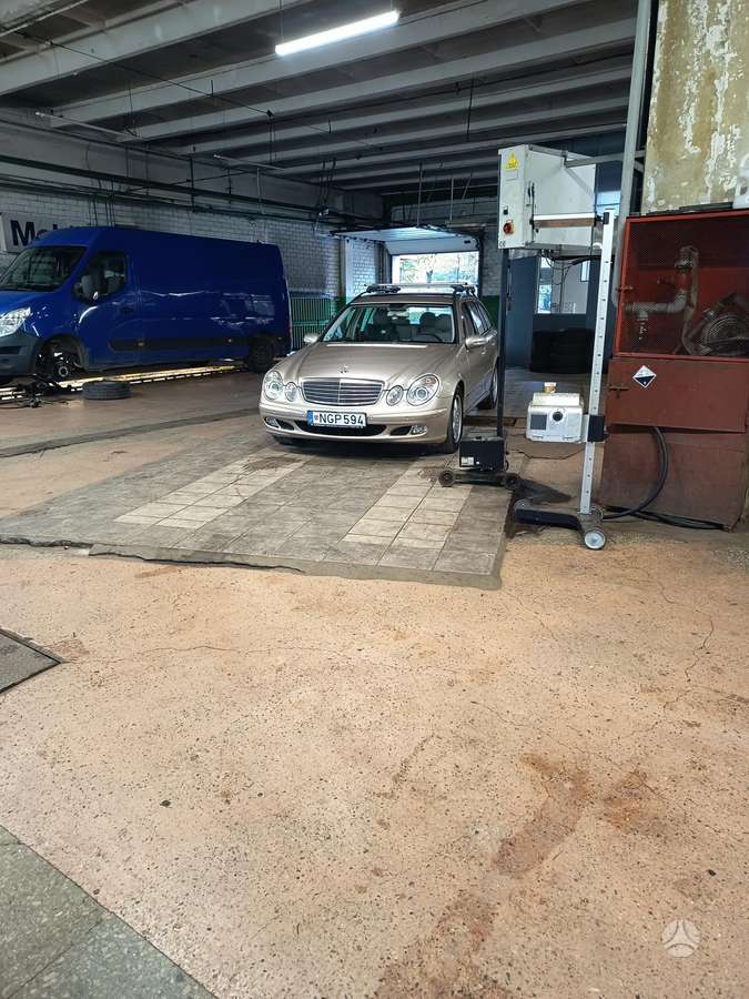 Mercedes-Benz E280, 3.2 l., Универсал