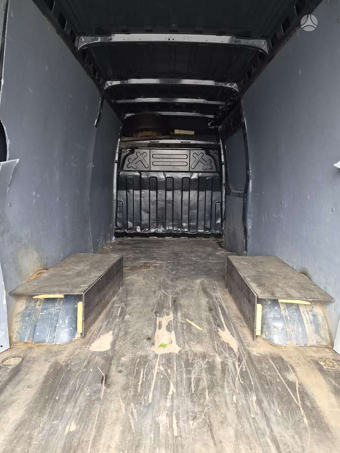 Iveco 70C18, box trucks / box vans