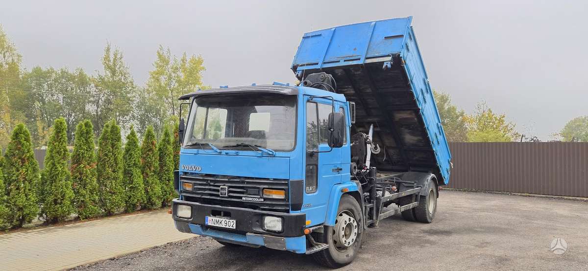 Volvo FL617, su kranu