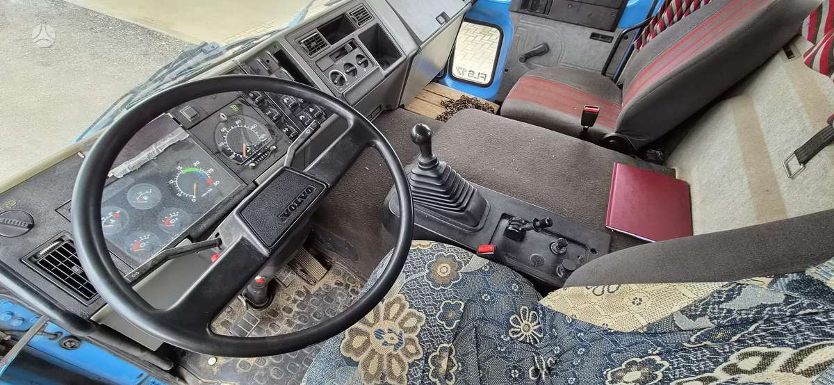 Volvo FL617, с краном