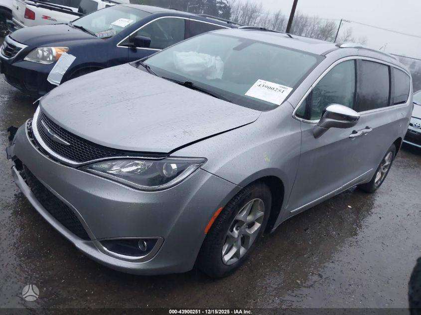 Chrysler Pacifica dalimis. Ardomas visas auto