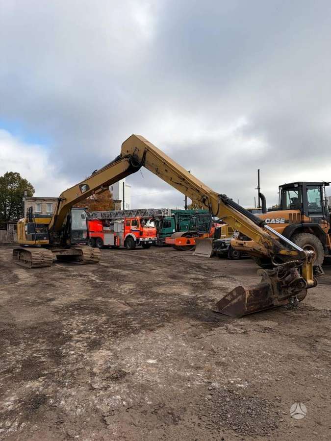 Caterpillar 320EL, excavator
