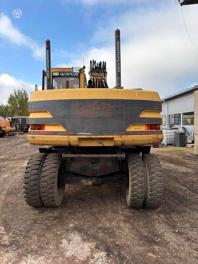 Caterpillar M315, ekskavatoriai