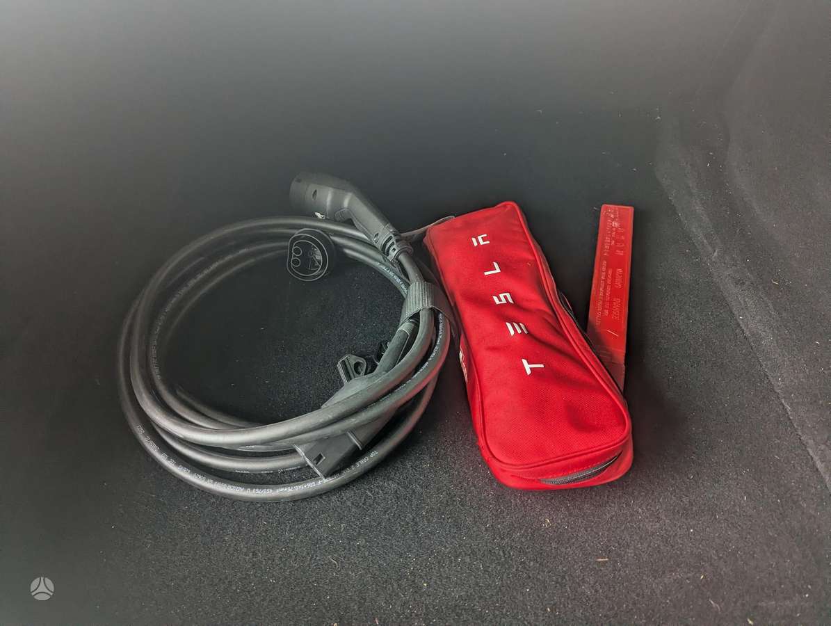 Tesla Model 3, 60 кВт·ч, Седан