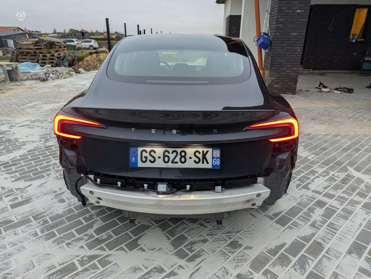 Tesla Model 3, 60 кВт·ч, Седан