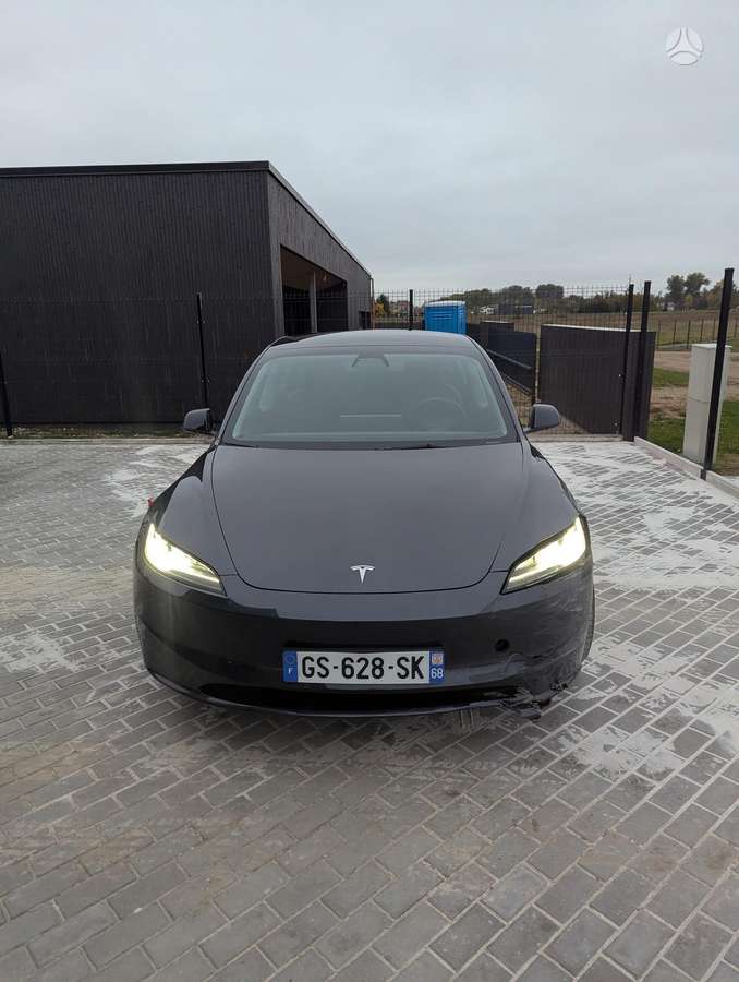 Tesla Model 3, 60 кВт·ч, Седан
