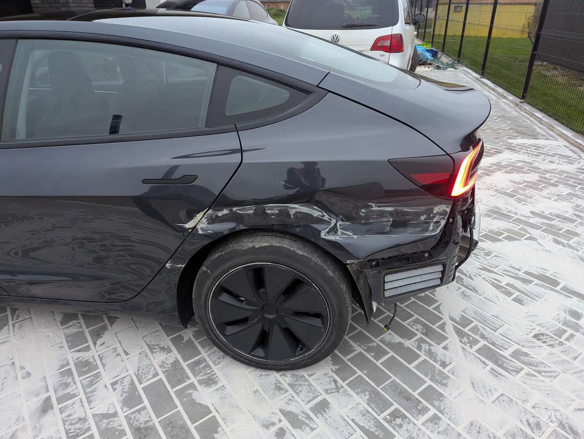 Tesla Model 3, 60 кВт·ч, Седан