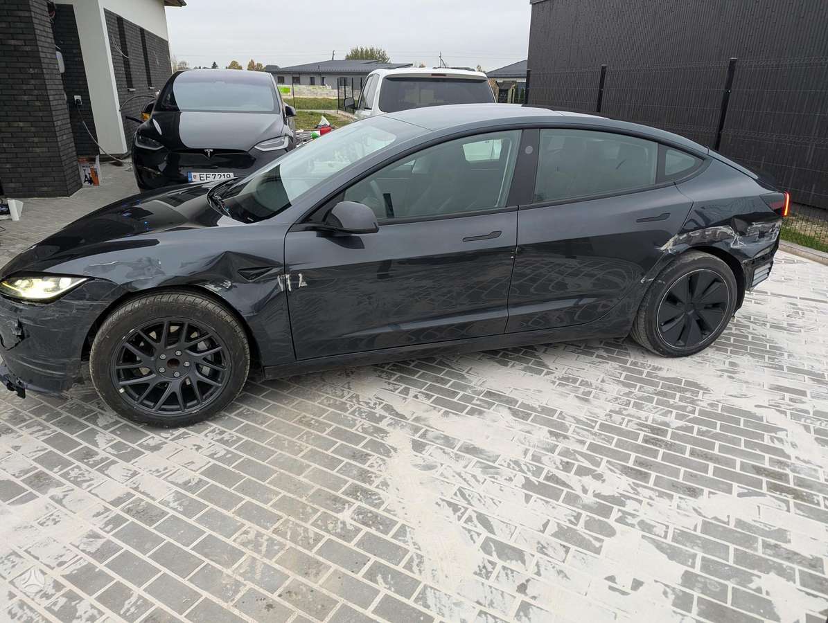 Tesla Model 3, 60 кВт·ч, Седан