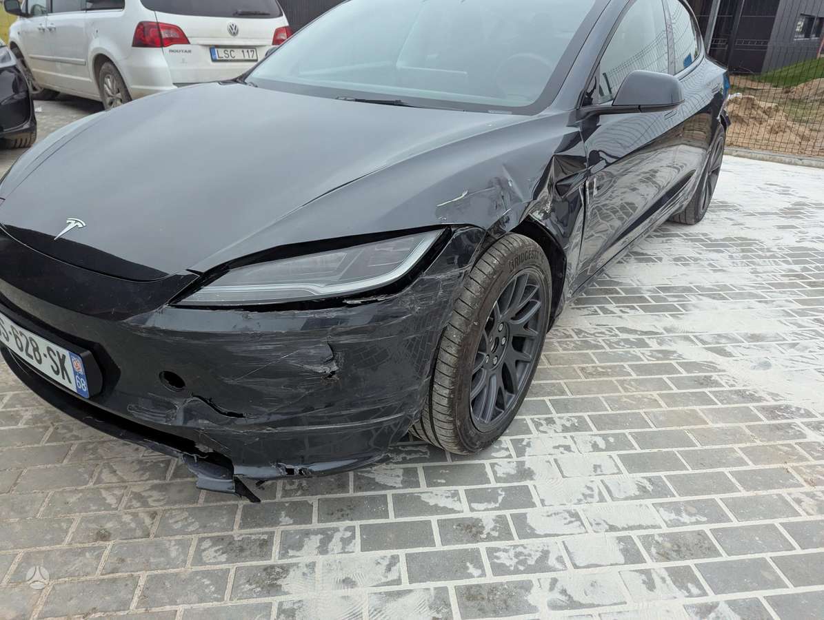 Tesla Model 3, 60 кВт·ч, Седан