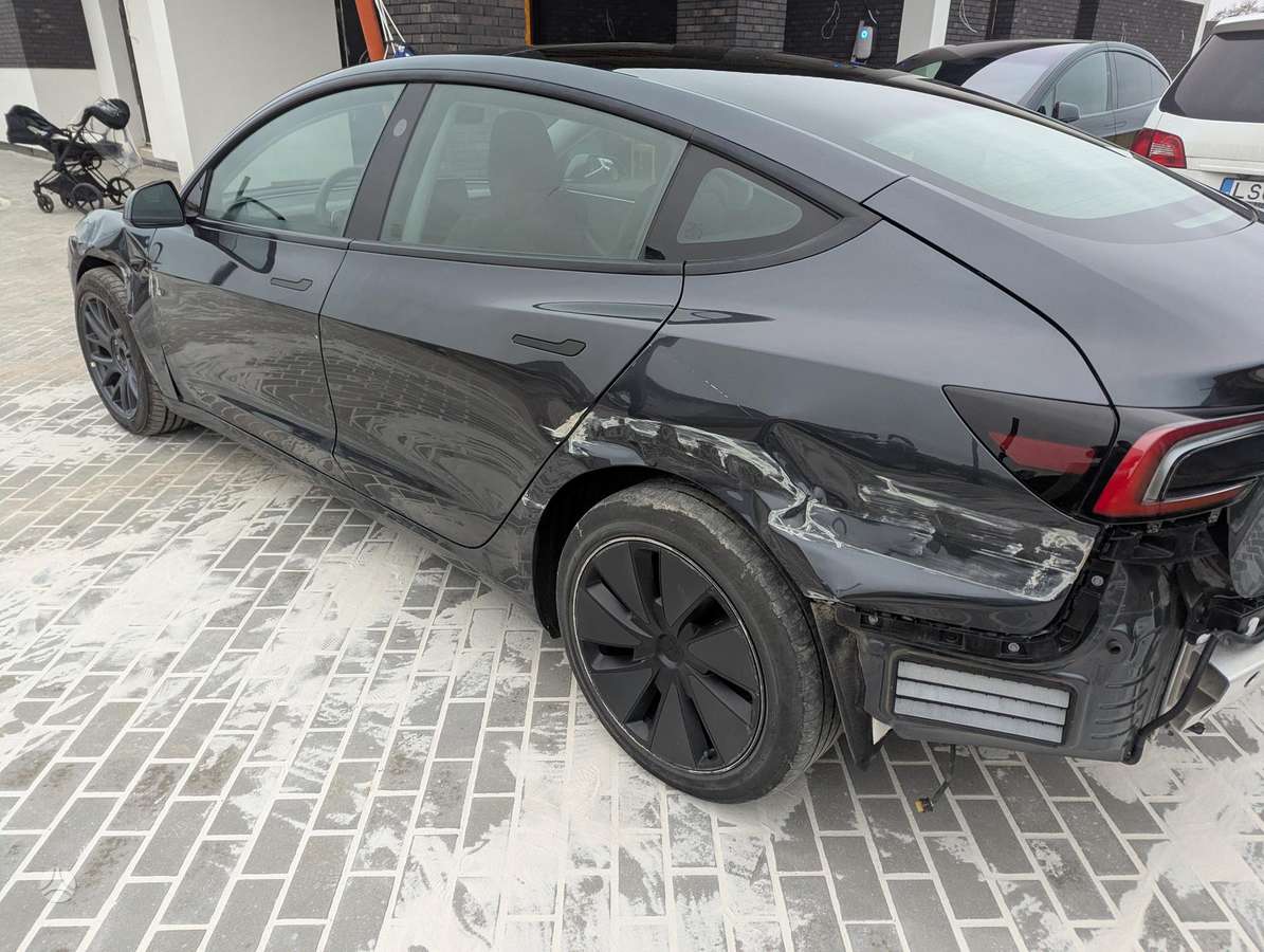 Tesla Model 3, 60 кВт·ч, Седан