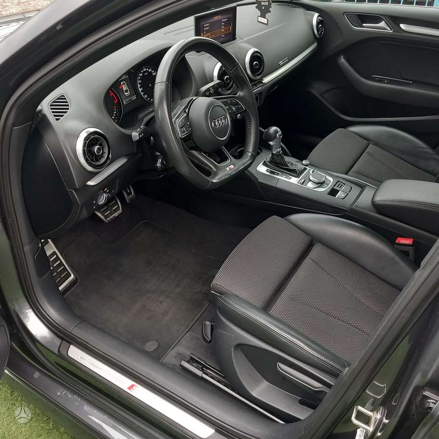 Audi A3, 1.0 l., Седан