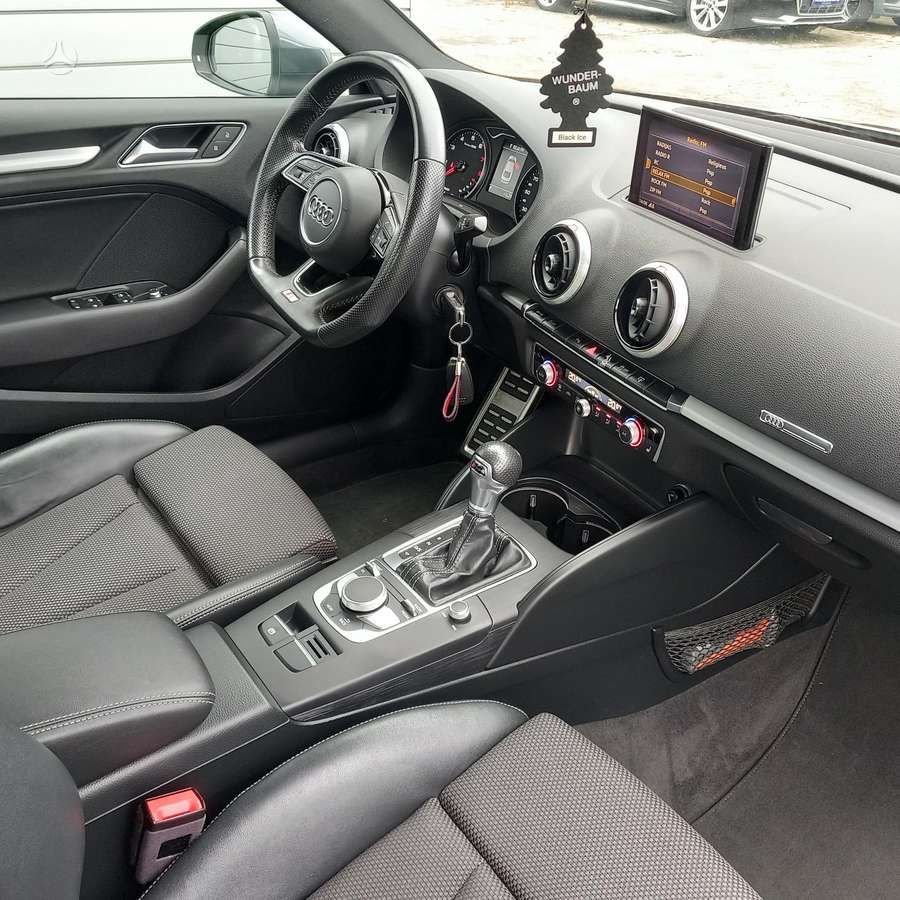 Audi A3, 1.0 l., Седан