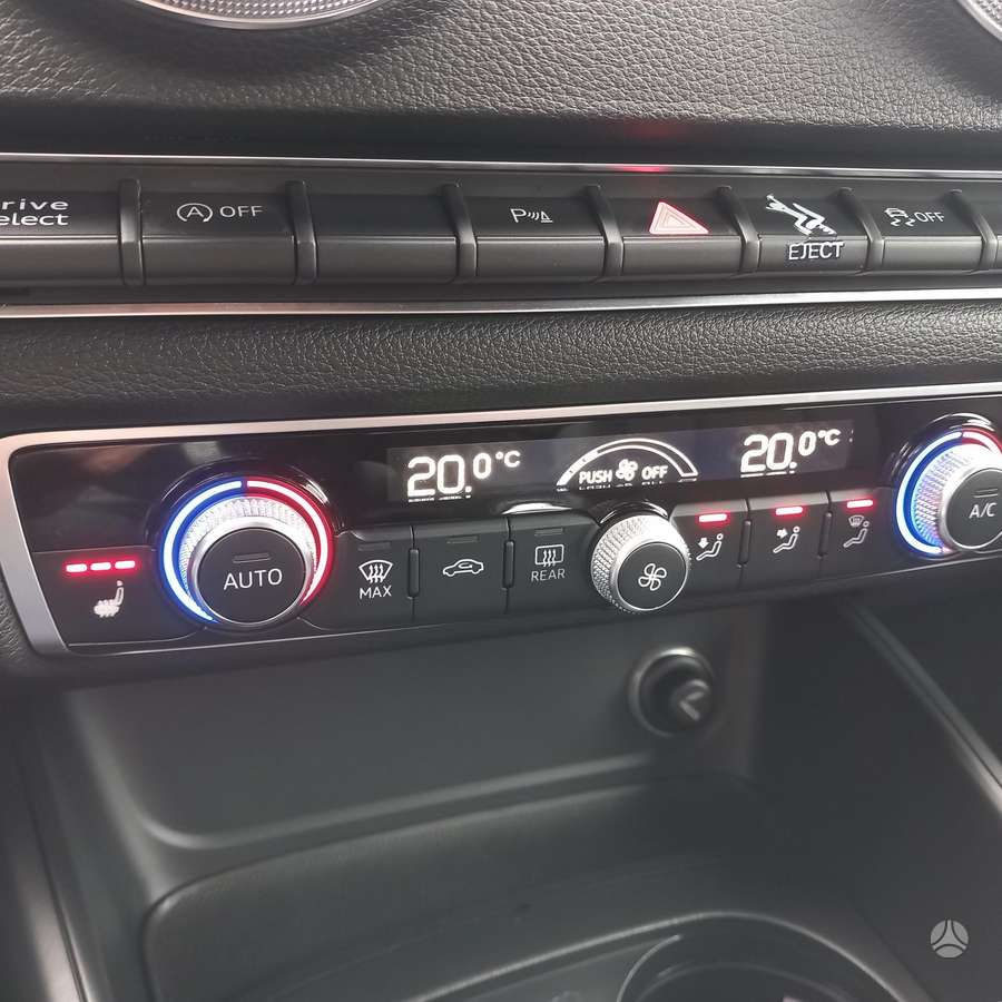 Audi A3, 1.0 l., Седан