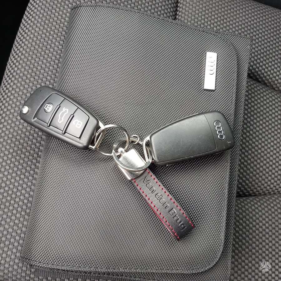 Audi A3, 1.0 l., Седан