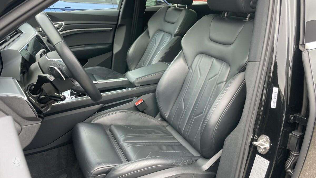 Audi e-tron, Внедорожник / Кроссовер