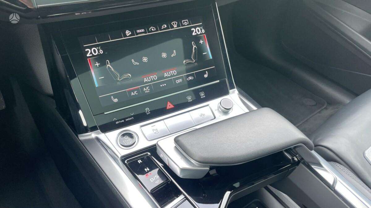 Audi e-tron, Внедорожник / Кроссовер
