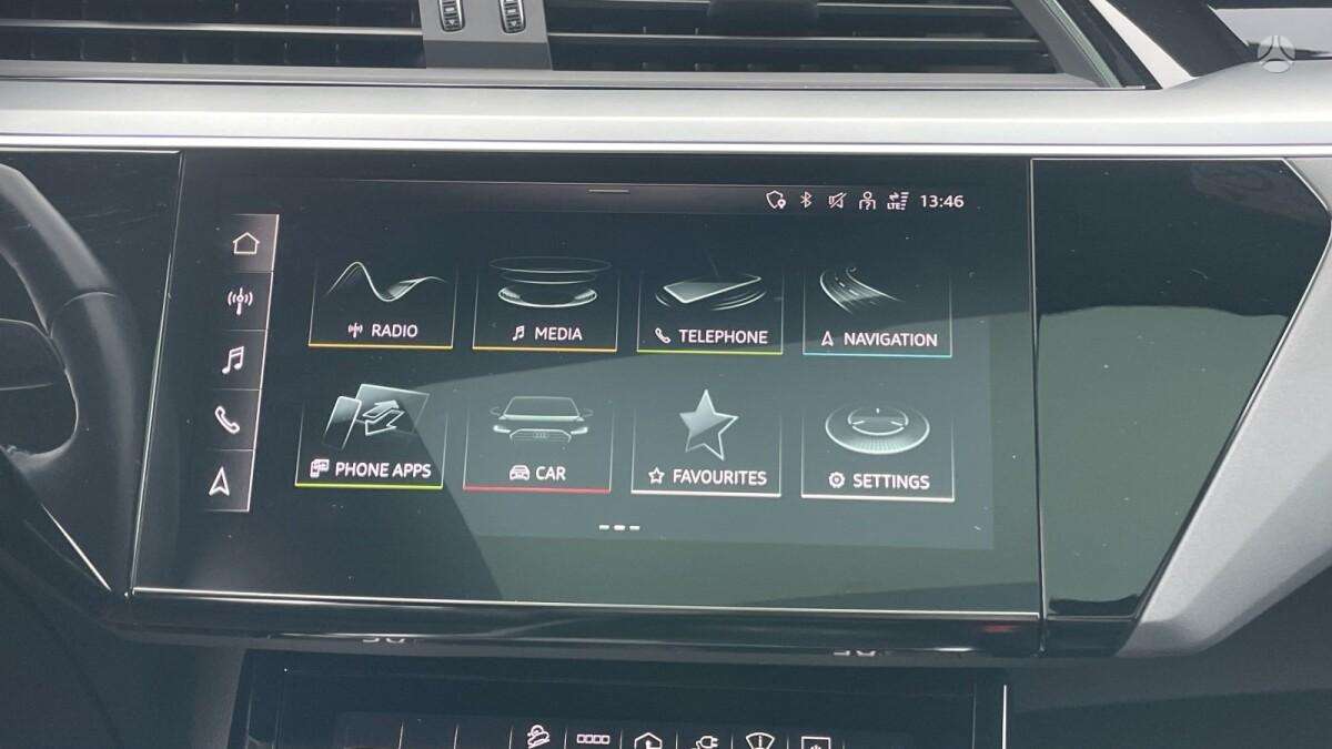 Audi e-tron, Внедорожник / Кроссовер