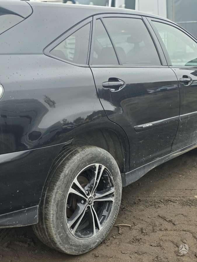 Lexus RX 400h dalimis
