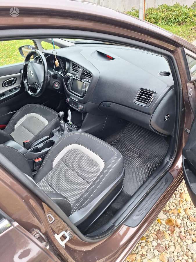 Kia Ceed, 1.6 l., Хэтчбек