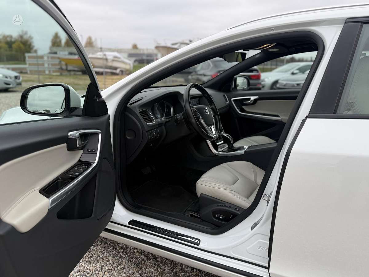 Volvo V60 2015 — photo 5
