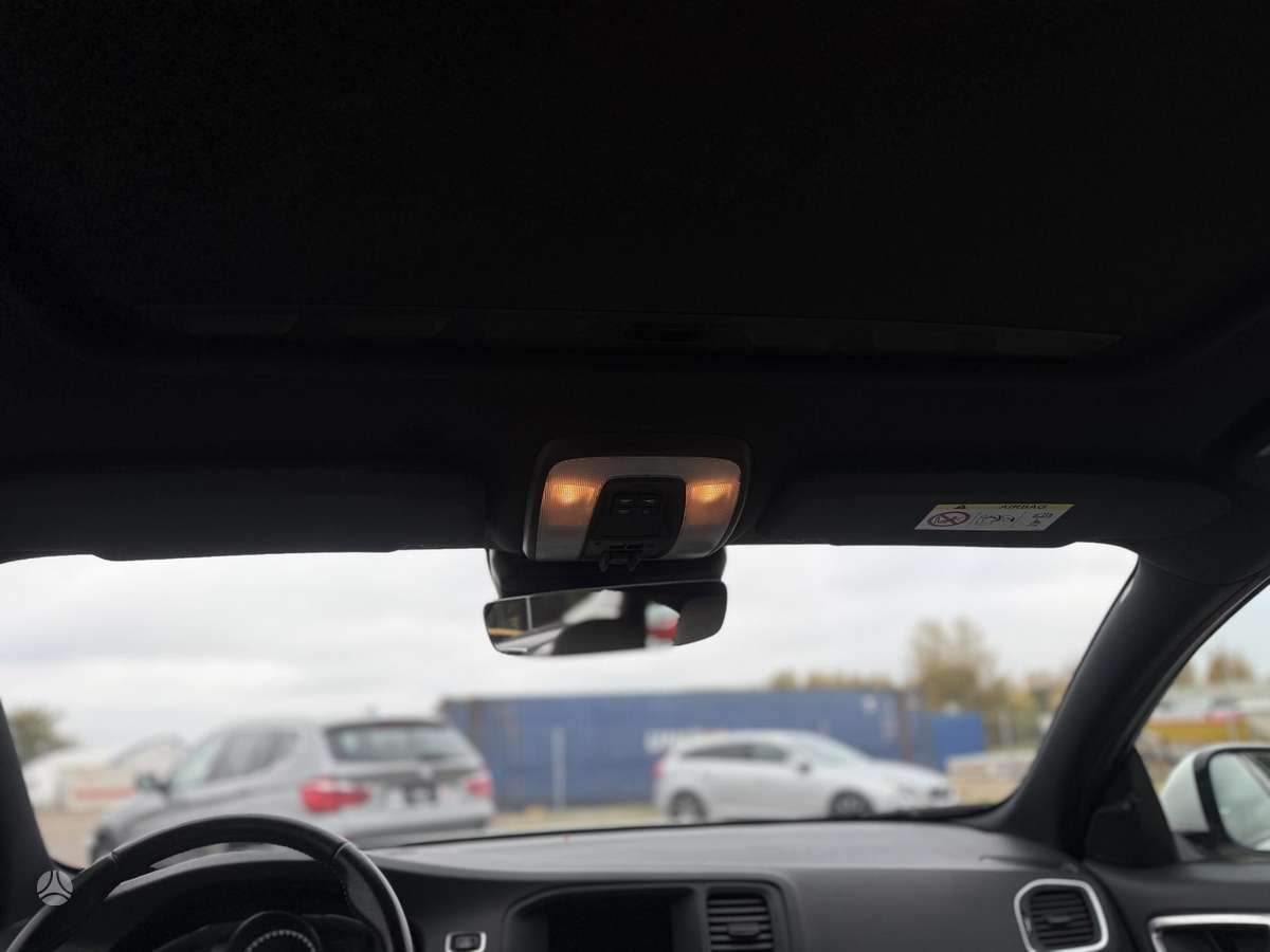 Volvo V60 2015 — photo 19