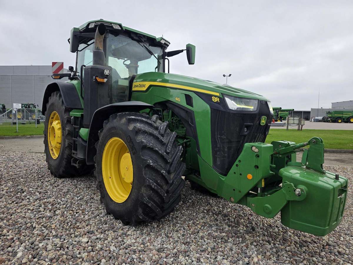 John Deere 8R410, tractors