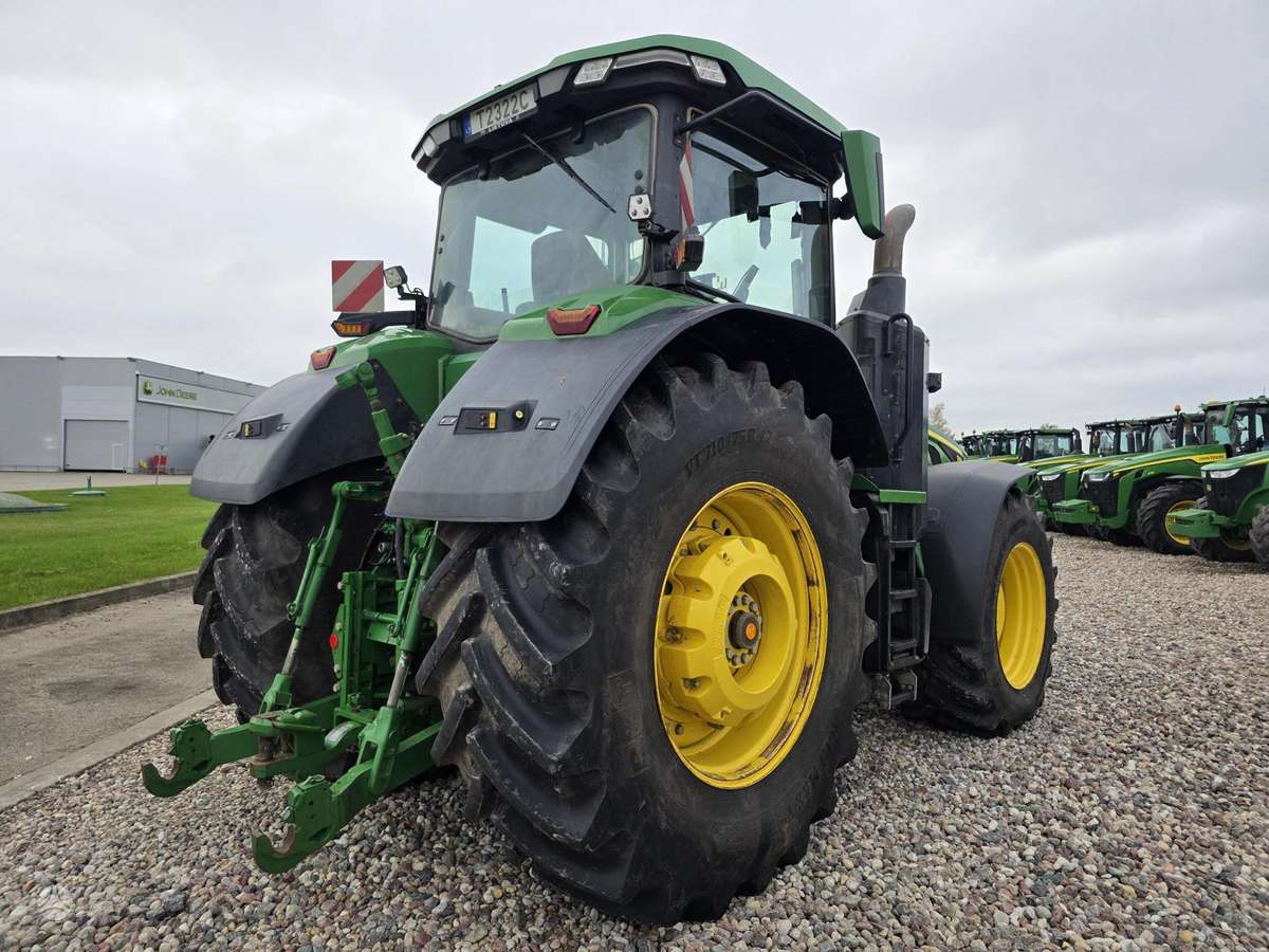 John Deere 8R410, tractors
