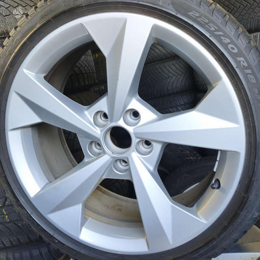 Volkswagen, light alloy, R18
