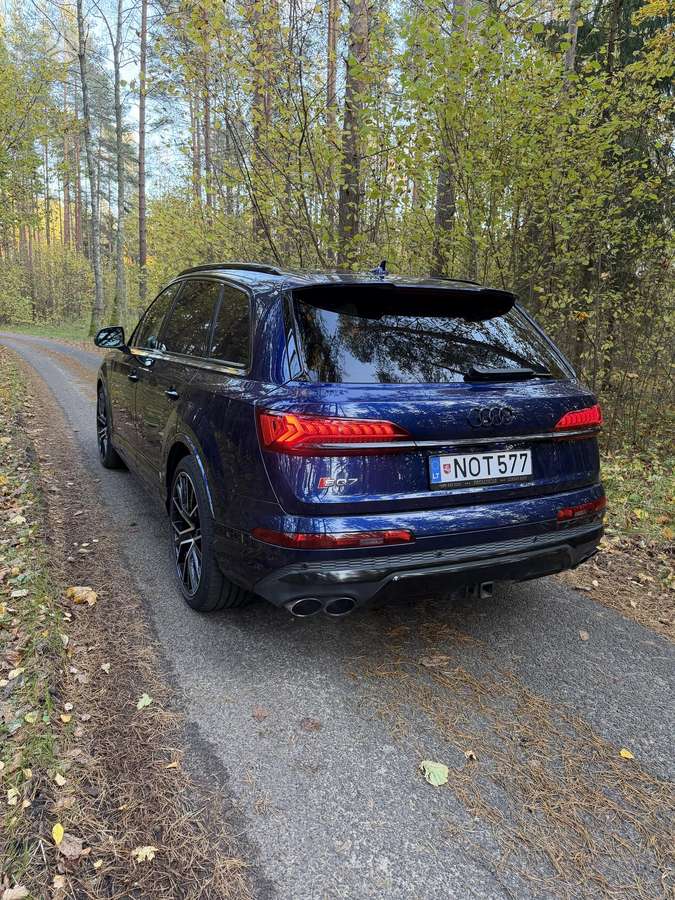 Audi SQ7, 4.0 l., off-road / crossover
