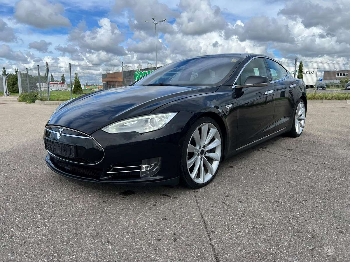 Tesla Model S, 70 kWh, hatchback