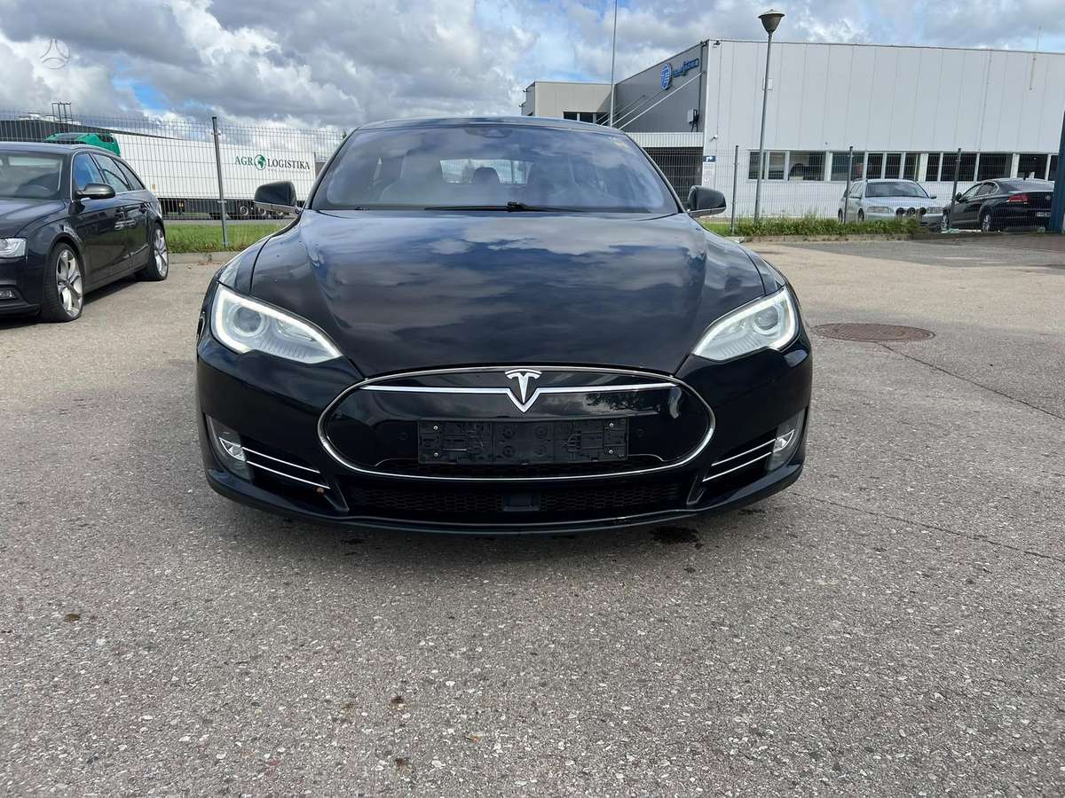 Tesla Model S, 70 kWh, hatchback