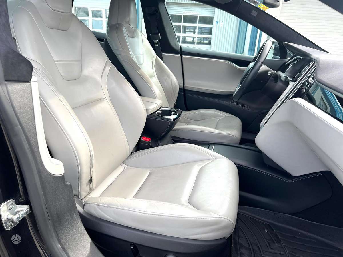 Tesla Model S, 70 kWh, hatchback