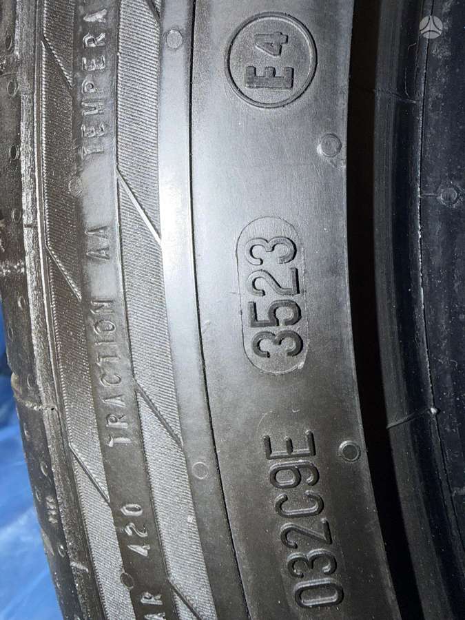 Continental, летние 235/45 R20
