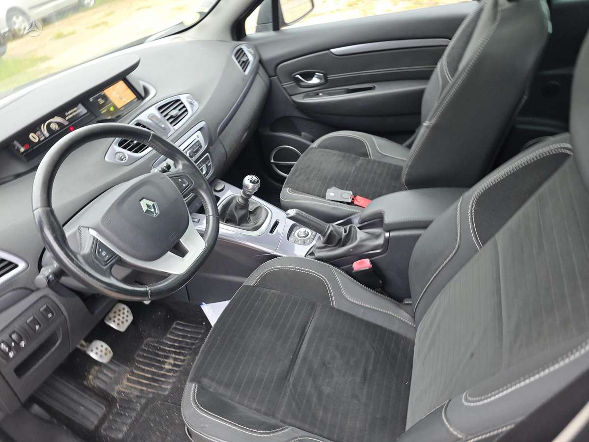 Renault Scenic 2014 — photo 18